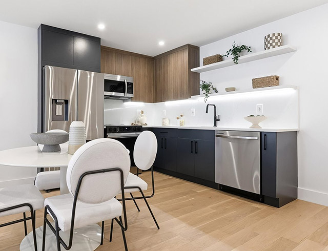 105 Laidlaw Ave 4
